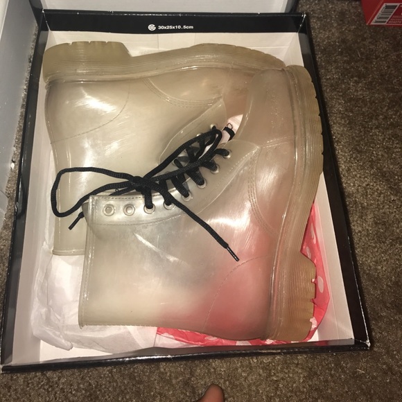 Clear rain boots// children's or women's - Picture 4 of 4