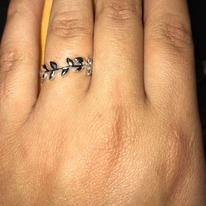 Branch/leaf banded ring