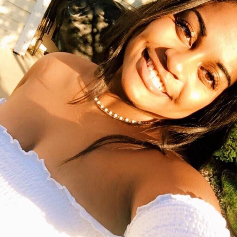 Meet your Posher, Alina