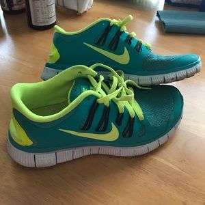 Nike Free 5.0 (Size 6.5)