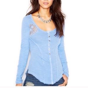 FREE PEOPLE - BLUE CROCHET TEE