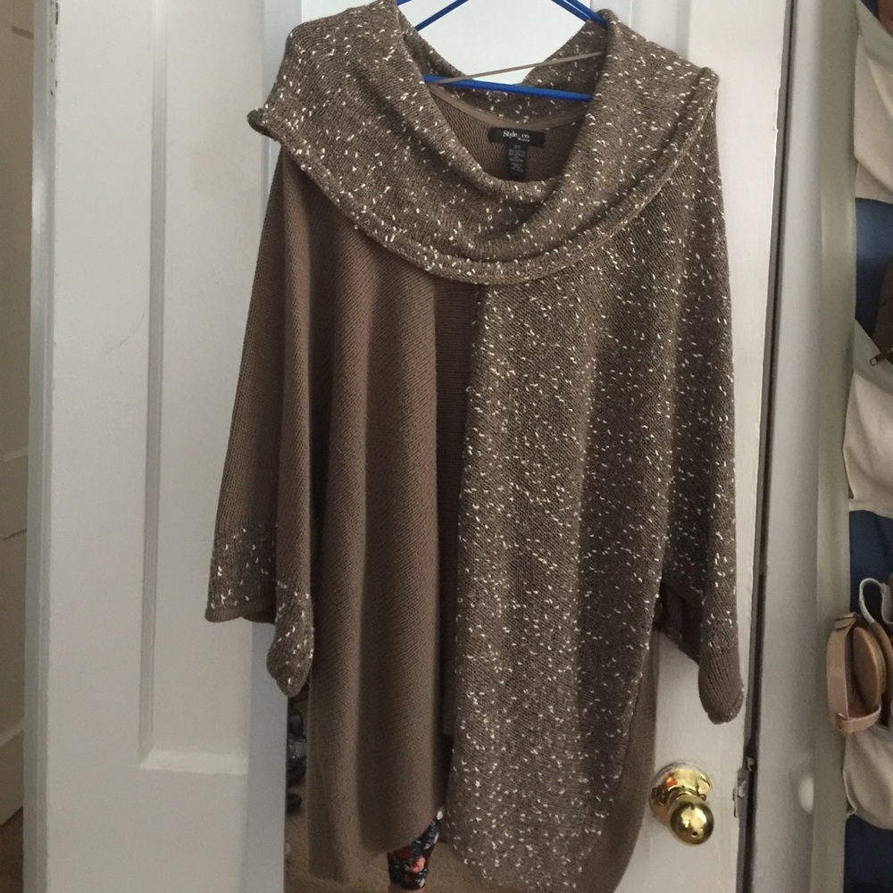 EUC Long cowl thin sweater 3/4sleeves from Macy's