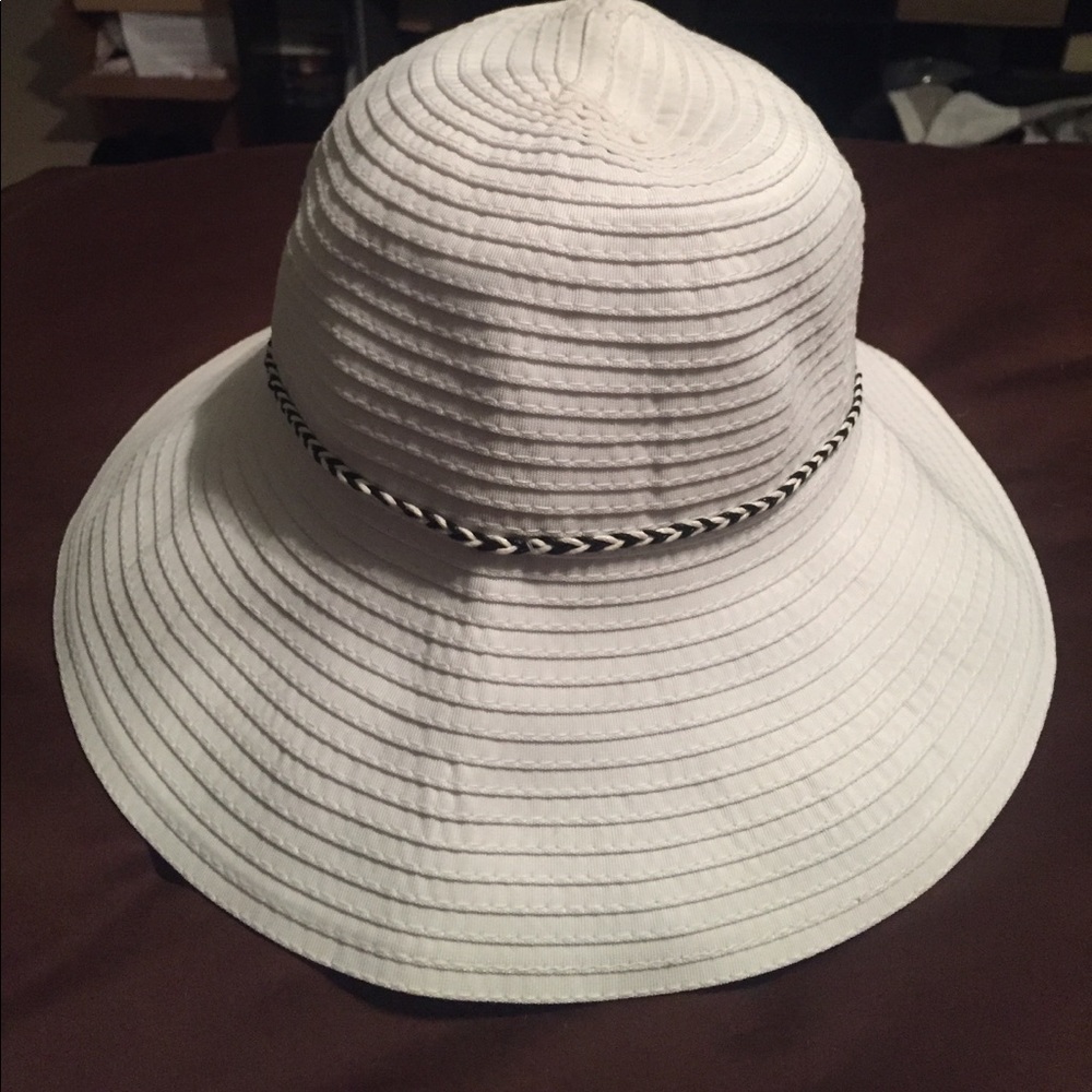 Coolibar SPF bucket hat
