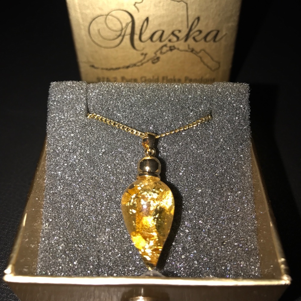 975.2 pure gold flake pendant necklace.