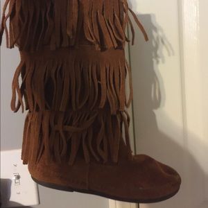 Minnetonka fringe boots