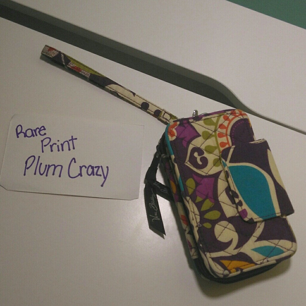 VERA BRADLEY WRISTLET // PLUM CRAZY
