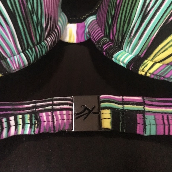 Kenneth Cole bikini top size 36 B/C - Picture 3 of 5