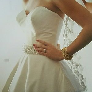 Classic wedding gown