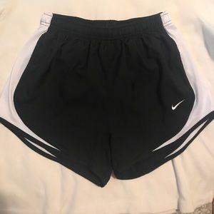 NIKE tract shorts size M