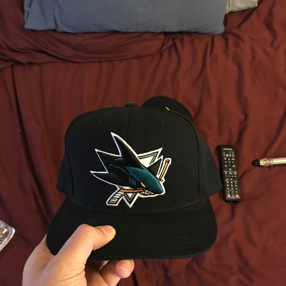 San jo sharks hat new snap back