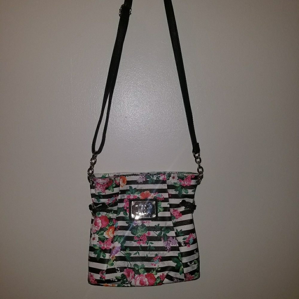 Nicole Cross Body Bag