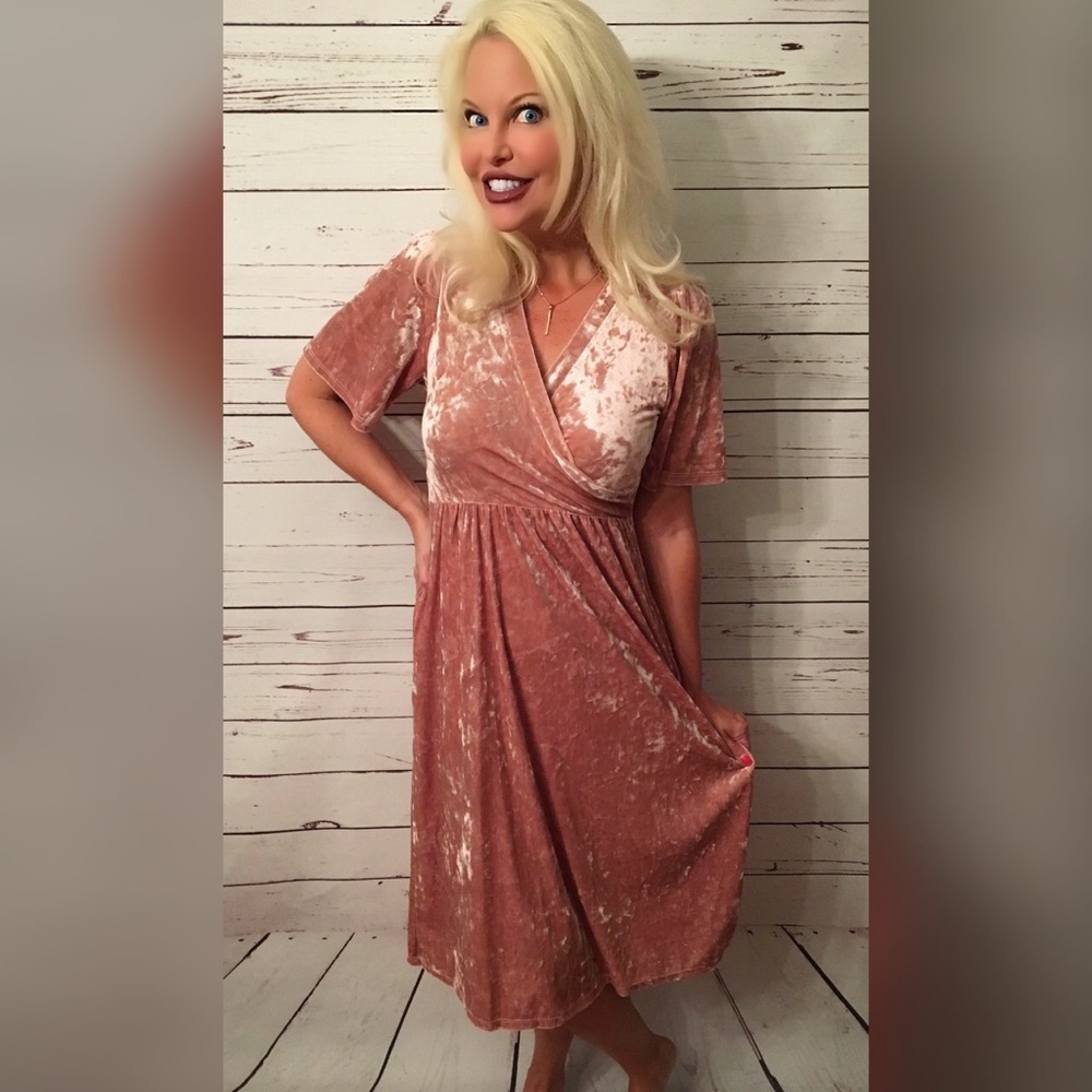 2 LEFT! Crushed Velour Faux Wrap Pocket Dress! 😘 - Picture 2 of 3