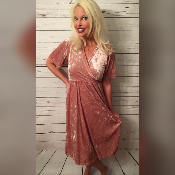 2 LEFT! Crushed Velour Faux Wrap Pocket Dress! ๐ - Picture 2 of 3