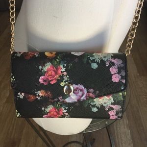 NWOT Adorable floral cross body purse