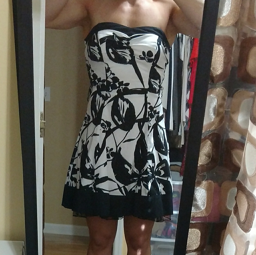 Strapless black and white dress