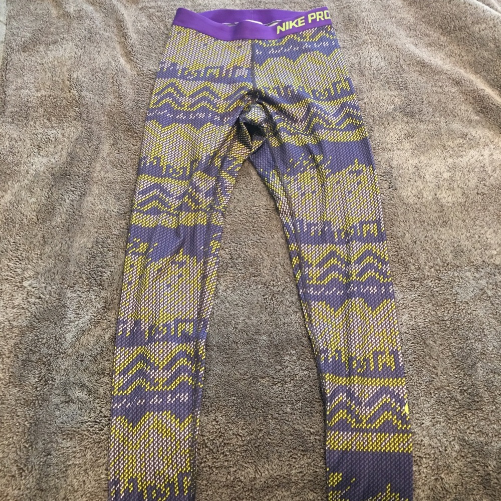 Nike Pro Patterned Leggings