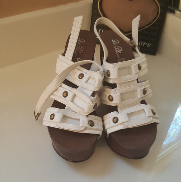 Wooden Wedge Sandal - Picture 4 of 4