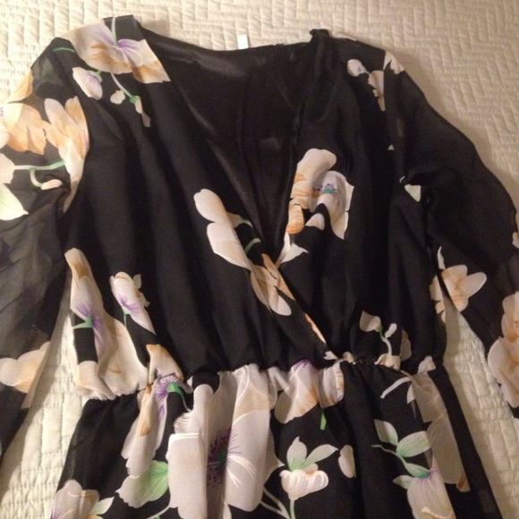 LAST 2! Floral long sleeve, spilt front maxi - Picture 2 of 4