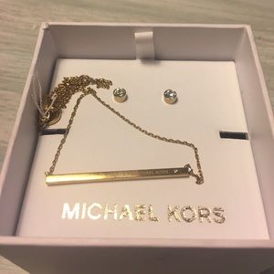 Brand new gold MICHAEL KORS necklace 😍😍😍