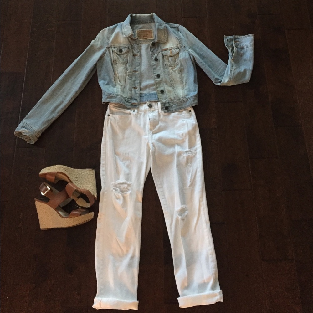 Light wash jean jacket