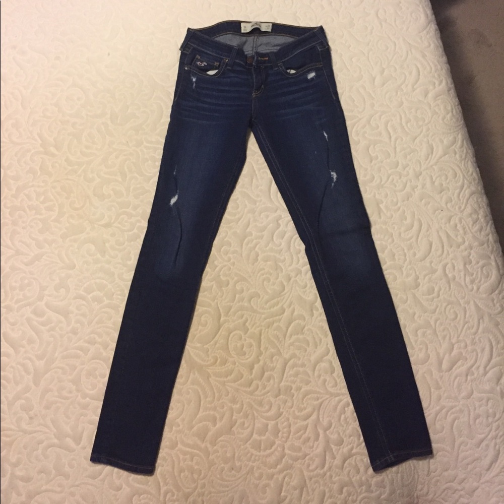 Hollister distressed skinny jeans