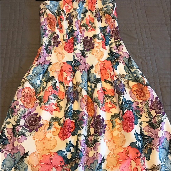 H&M strapless dress colorful and comfortable - Picture 2 of 2