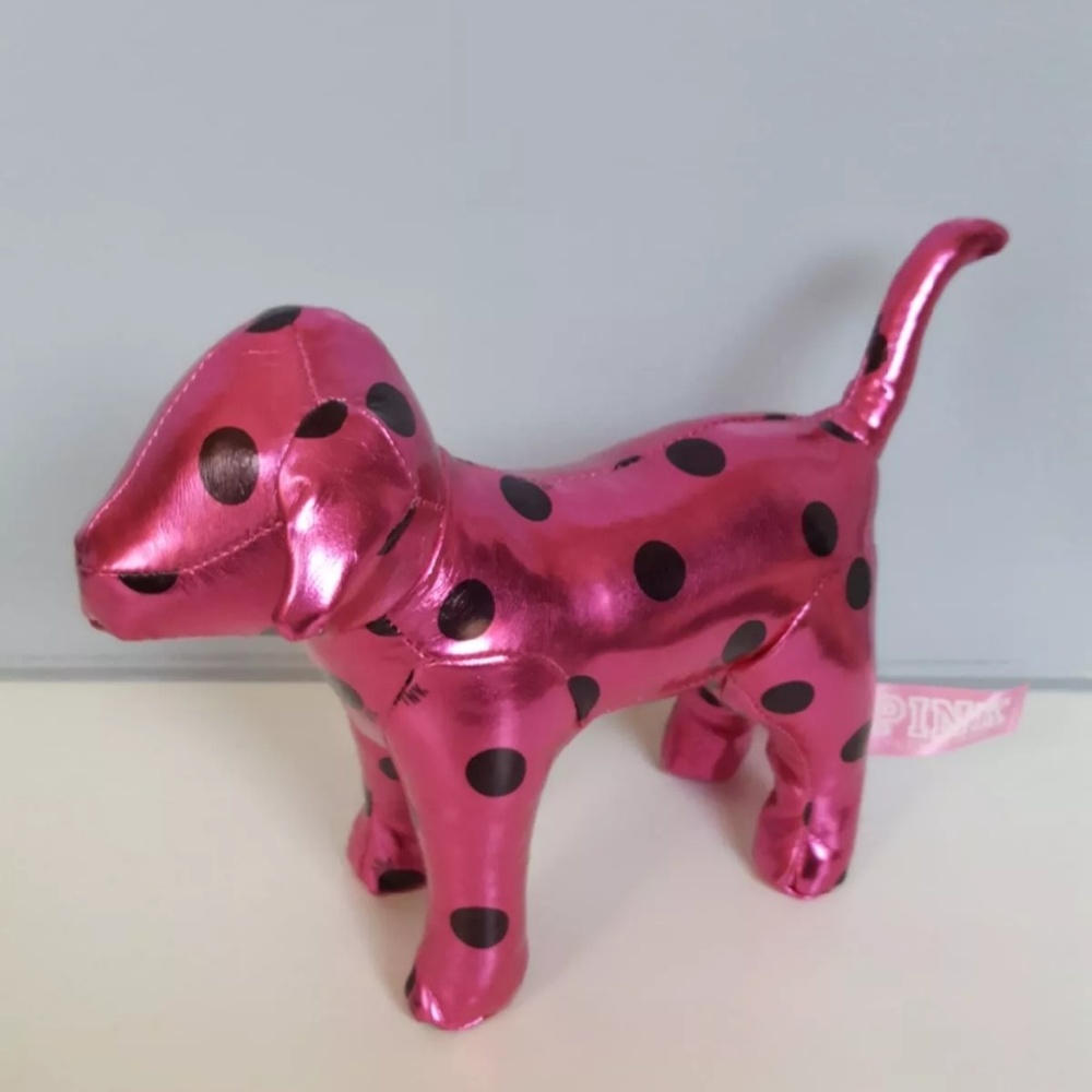 VS Pink Dog