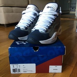 Reebok Question Mid, Size 6 boys 8 Women's