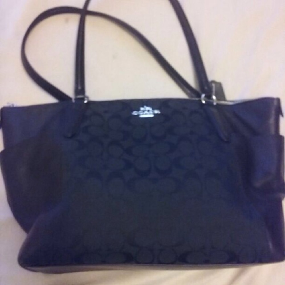NWOT BLACK COACH Ava Signature Tote