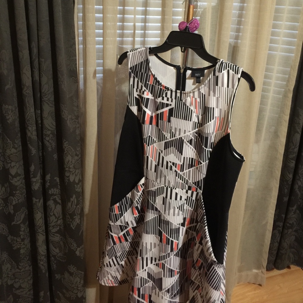 Mássimo geometric dress