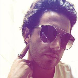 Meet your Posher, Jonathan