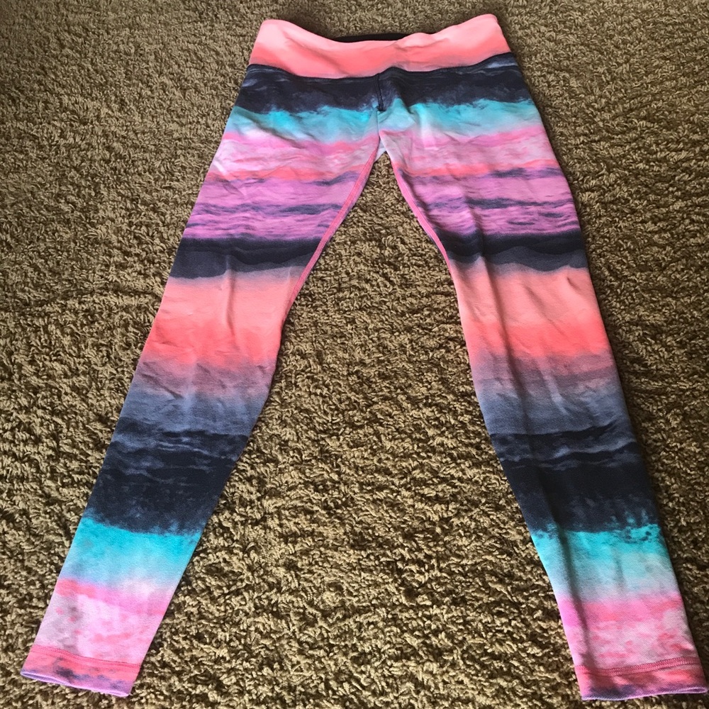 SOLD Lululemon Beachscape WU 8