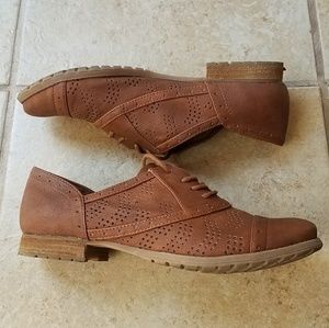 Tan Oxfords 6