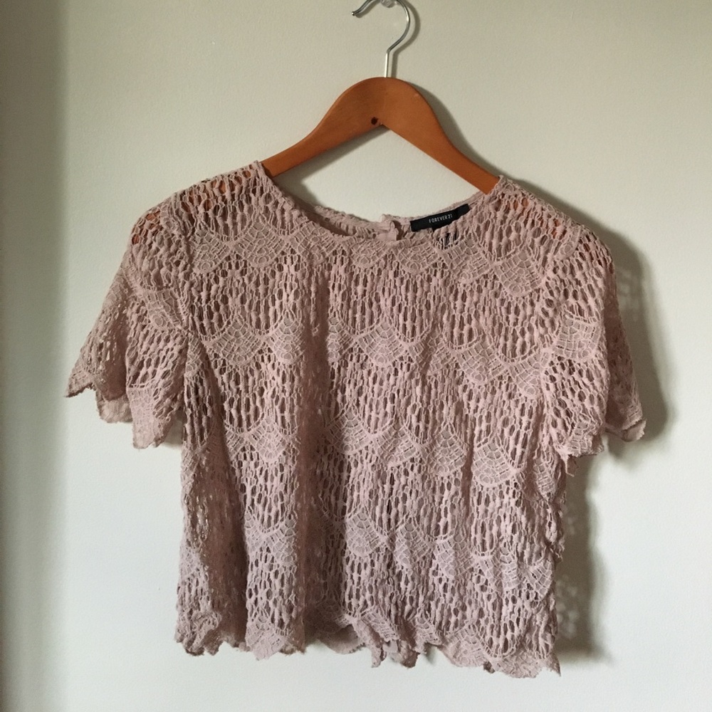 Forever 21 Lace Short Sleeve Cropped Top