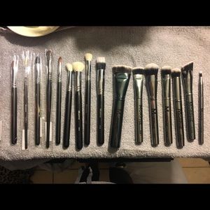 18 Morphe brushes
