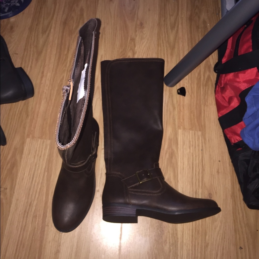 AMERICAN EAGLE OUTFITTERS brown boots