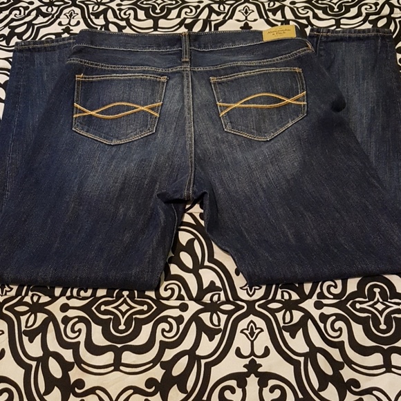 Abercrombie and Fitch Skinny Jeans (Women) - Picture 2 of 4