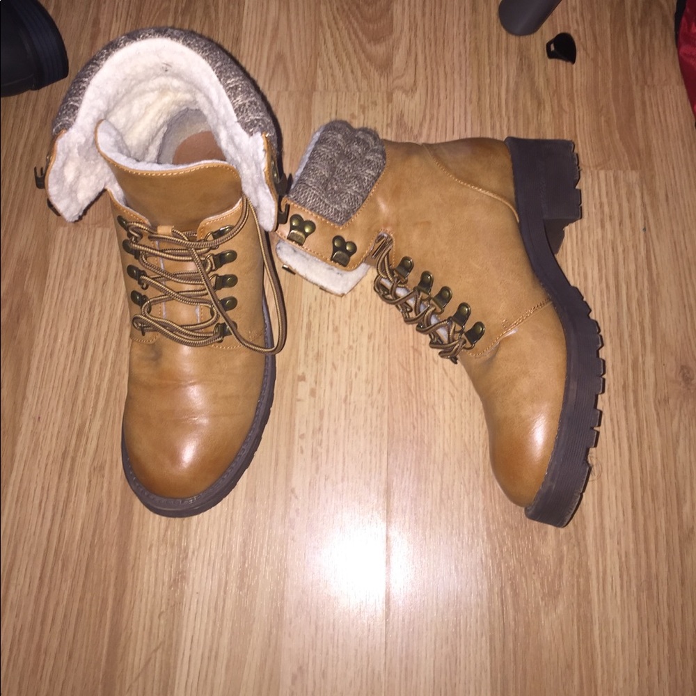 MIA brown boots (timberland style)