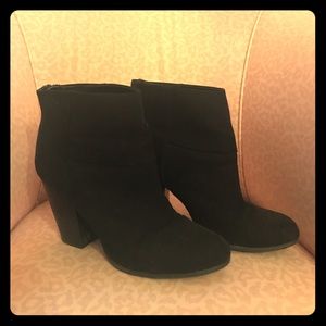 Carlos Santana Remington Suede Booties