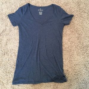 American Eagle V-neck