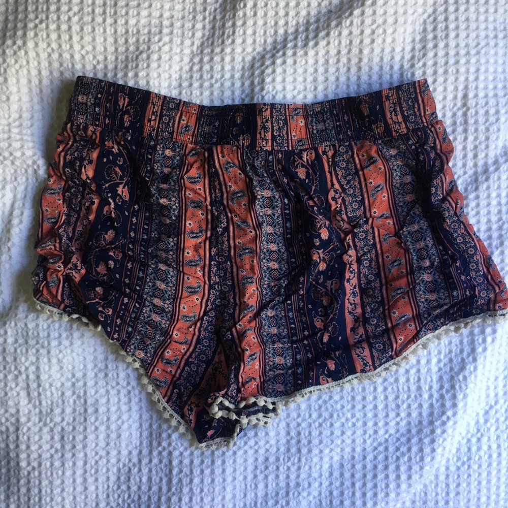Floral Shorts - Picture 2 of 3