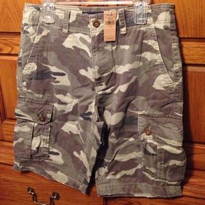 American Eagle Longer Length Camo Cargo Shorts 32