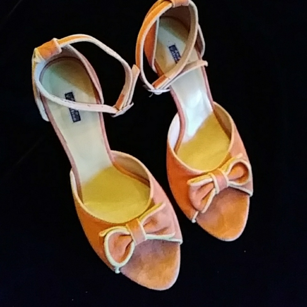 Andre Valentino orange suede slingback heels - 6