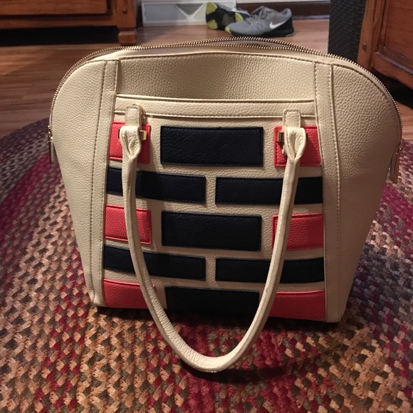 Charming Charlie's Tote - Picture 1 of 2