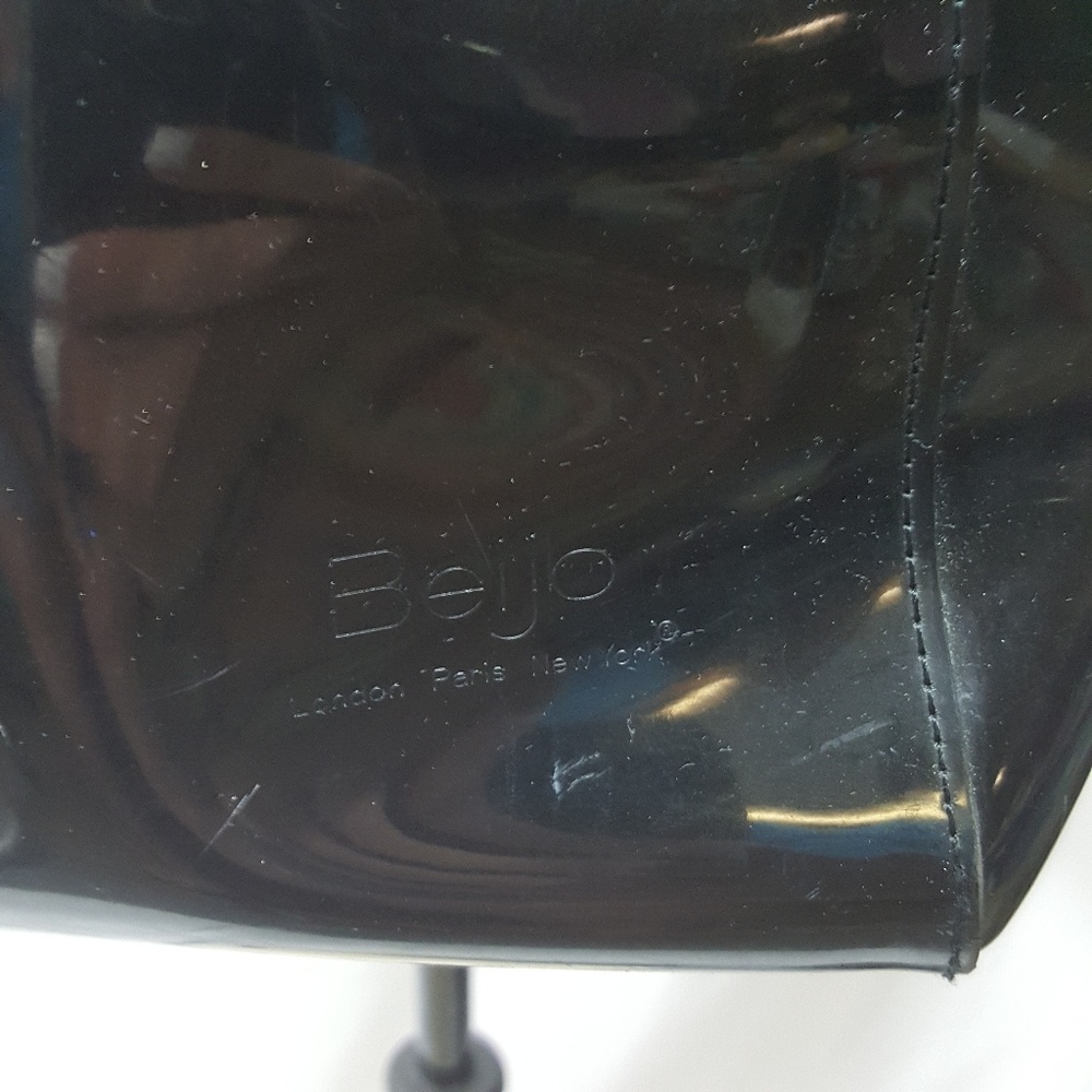 Beijo Bucket Bag - Picture 6 of 7
