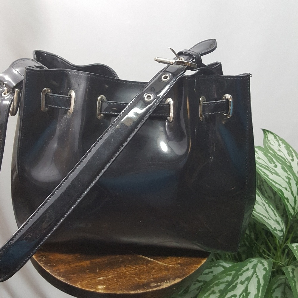 Beijo Bucket Bag - Picture 3 of 7