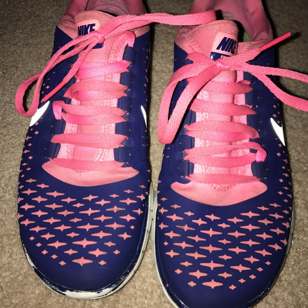 Nike tennis shoes