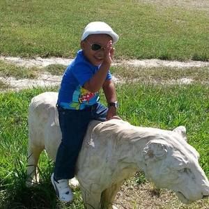 Meet your Posher, Roney roberto