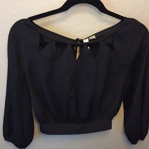 Black long sleeve crop top