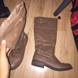 JUSTICE brown boots
